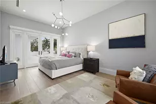 215 3rd Ave N, Naples, FL 34102 - Photo 24