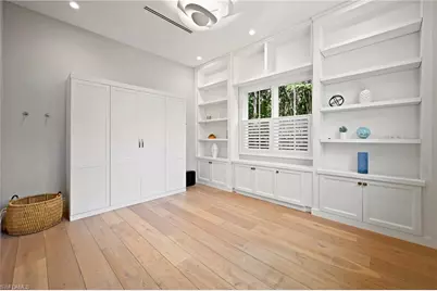 215 3rd Ave N, Naples, FL 34102 - Photo 16