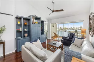 10682 Gulf Shore Dr, Naples, FL 34108 - Photo 2