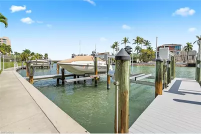 10682 Gulf Shore Dr #C305, Naples, FL 34108 - Photo 32