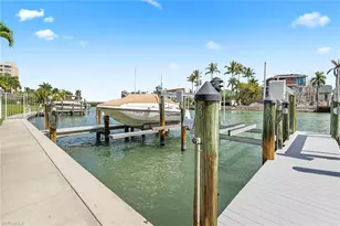 10682 Gulf Shore Dr, Naples, FL 34108 - Photo 32