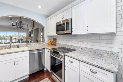 10682 Gulf Shore Dr #C305, Naples, FL 34108 - Photo 4