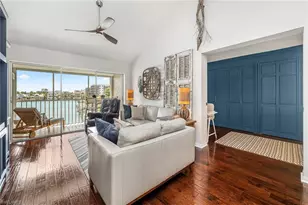 10682 Gulf Shore Dr, Naples, FL 34108 - Photo 6