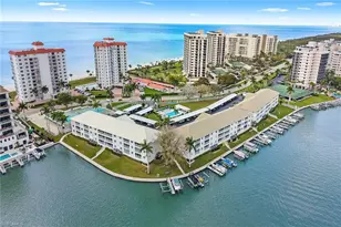 10682 Gulf Shore Dr, Naples, FL 34108 - Photo 38