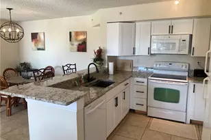 1275 Wildwood Lakes Blvd, Naples, FL 34104 - Photo 8