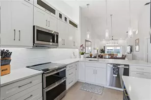 2386 Magnolia Ave, Naples, FL 34112 - Photo 2