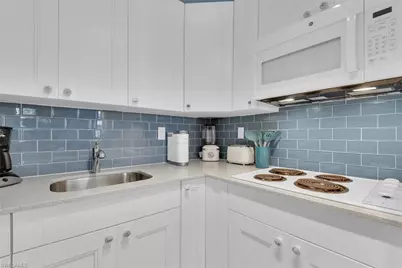 1295 Gulf Shore Blvd S #218, Naples, FL 34102 - Photo 4