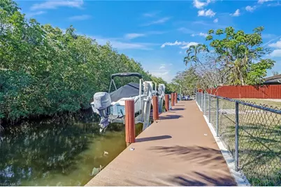 3470 Lakeview Dr, Naples, FL 34112 - Photo 2