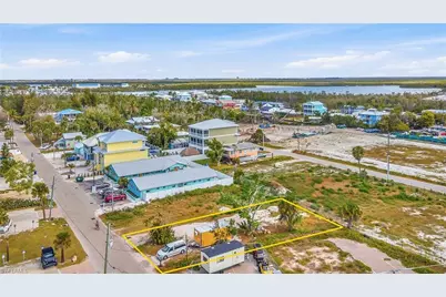 110 Mango St, Fort Myers Beach, FL 33931 - Photo 18