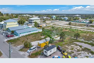 110 Mango St, Fort Myers Beach, FL 33931 - Photo 4