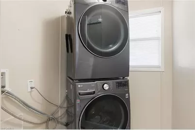 524 Menton Ln, Naples, FL 34112 - Photo 12