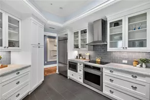 625 5th Ave S, Naples, FL 34102 - Photo 12