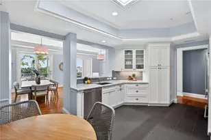 625 5th Ave S, Naples, FL 34102 - Photo 8