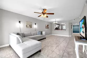 716 Landover Cir, Naples, FL 34104 - Photo 4