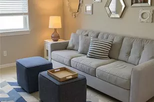 9377 Pocida Ct, Naples, FL 34119 - Photo 10