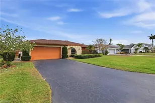 135 Pebble Beach Blvd, Naples, FL 34113 - Photo 2