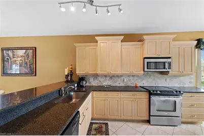 8086 Queen Palm Ln #328, Fort Myers, FL 33966 - Photo 12