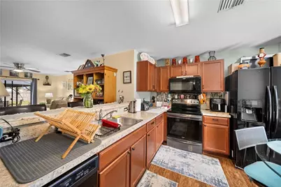 427 NW 3rd St, Cape Coral, FL 33993 - Photo 2