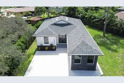 10830 St Lucia Ct, Bonita Springs, FL 34135 - Photo 2