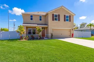 1717 SW 3rd Pl, Cape Coral, FL 33991 - Photo 2