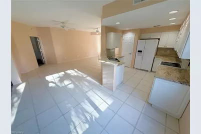 27021 Oakwood Lake Dr #101, Bonita Springs, FL 34134 - Photo 4