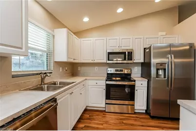 617 SE 27th St, Cape Coral, FL 33904 - Photo 6