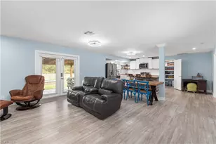 2210 20th Ave NE, Naples, FL 34120 - Photo 18