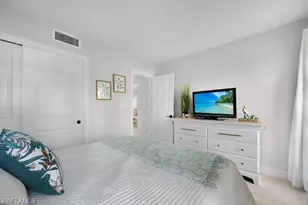 53 High Point Cir W, Naples, FL 34103 - Photo 12