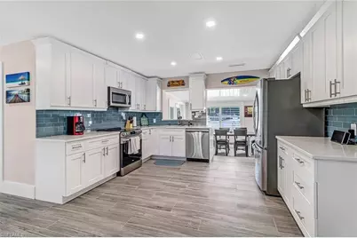 3470 Lakeview Dr, Naples, FL 34112 - Photo 4