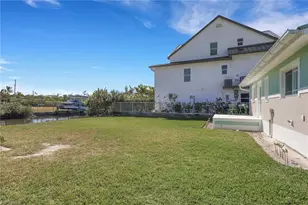 1278 Rainbow Ct, Naples, FL 34110 - Photo 32