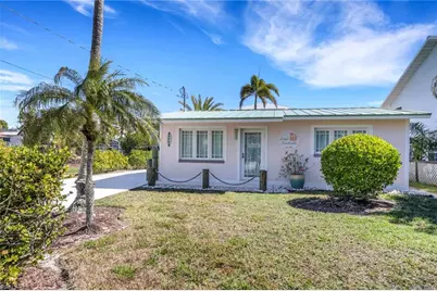 1290 Venetian Way, Naples, FL 34110 - Photo 2