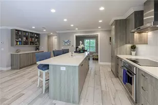 3720 Parkview Way, Naples, FL 34103 - Photo 10