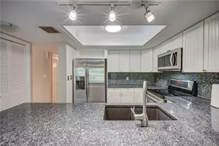 3300 Binnacle Dr, Naples, FL 34103 - Photo 12