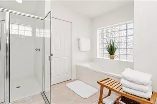 135 Estelle Dr, Naples, FL 34112 - Photo 20