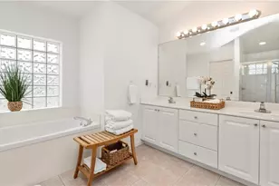 135 Estelle Dr, Naples, FL 34112 - Photo 18