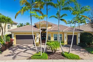 3633 Santaren Ct, Naples, FL 34119 - Photo 4
