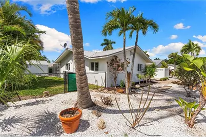 699 99th Ave N, Naples, FL 34108 - Photo 40