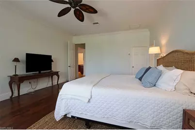 2201 Beacon Ln, Naples, FL 34103 - Photo 16