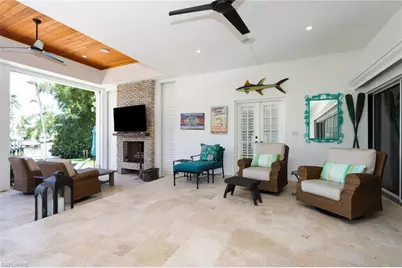 2201 Beacon Ln, Naples, FL 34103 - Photo 32