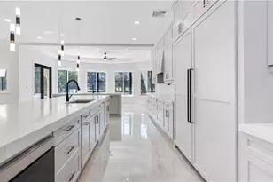 13323 Rosewood Ln, Naples, FL 34119 - Photo 14