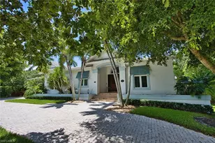 2201 Beacon Ln, Naples, FL 34103 - Photo 40