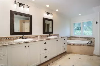 2201 Beacon Ln, Naples, FL 34103 - Photo 14