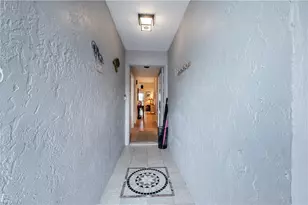 500 Veranda Way, Naples, FL 34104 - Photo 4