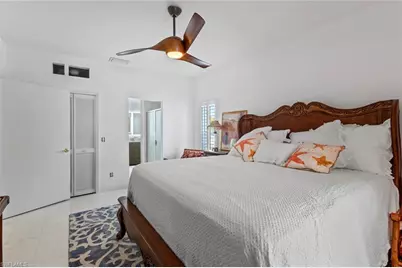 930 Moon Lake Dr, Naples, FL 34104 - Photo 12