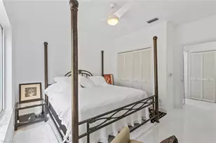 930 Moon Lake Dr, Naples, FL 34104 - Photo 16