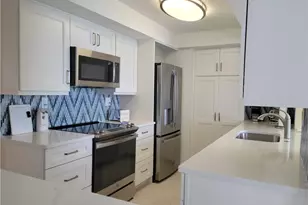 10475 Gulf Shore Dr, Naples, FL 34108 - Photo 16