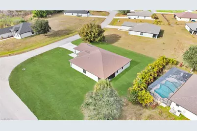 569 Croydon Ave S, Lehigh Acres, FL 33974 - Photo 38