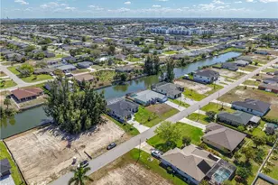 427 NW 7th Ave, Cape Coral, FL 33993 - Photo 4