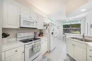 348 Dover Pl, Naples, FL 34104 - Photo 6