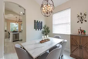 8098 Tauren Ct, Naples, FL 34119 - Photo 4